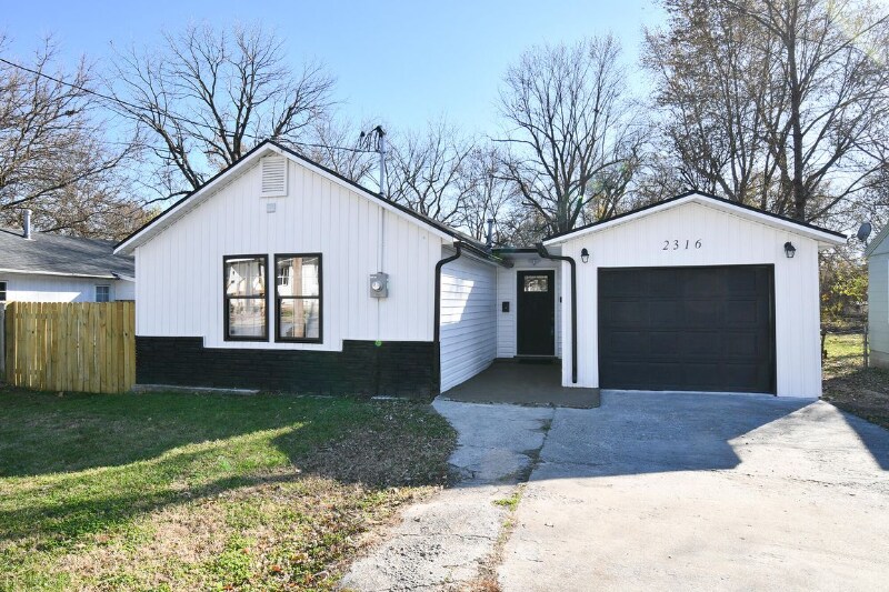 2316 W Nichols St in Springfield, MO - Building Photo