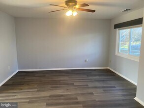 4313 White Oak Ct in Hampstead, MD - Building Photo - Building Photo