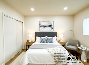 2043 S Bedford St in Los Angeles, CA - Building Photo - Building Photo