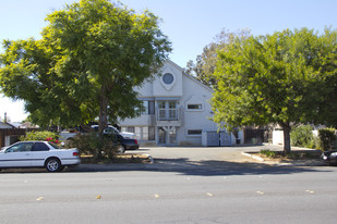 434 Avocado Ave Apartments