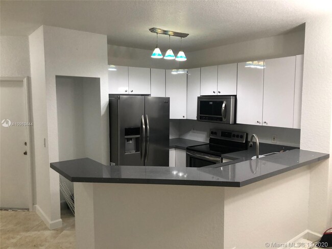 393 SW 122nd Ter in Pembroke Pines, FL - Building Photo - Building Photo