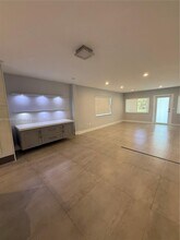 1975 Sans Souci Blvd in North Miami, FL - Building Photo - Building Photo