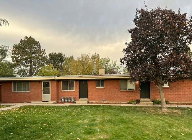 property at 2122 Orchard Dr