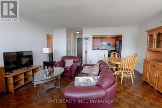 5949 Yonge St in Toronto, ON - Building Photo - Building Photo