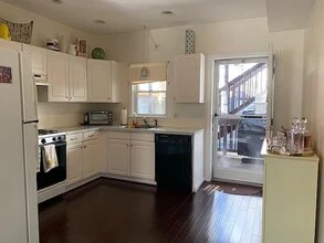 112 W 7th St, Unit 1 in Boston, MA - Building Photo - Building Photo