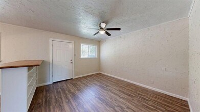 16567 Farm to Market Rd 2154, Unit 9 in College Station, TX - Foto de edificio - Building Photo