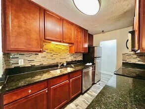 5095 Roswell Rd in Sandy Springs, GA - Building Photo - Building Photo