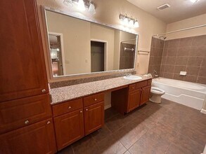 1711 Old Spanish Trl, Unit 253 in Houston, TX - Building Photo - Building Photo