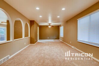 3719 S Walden St in Aurora, CO - Building Photo - Building Photo