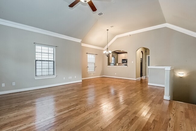 property at 2905 Clinton Dr