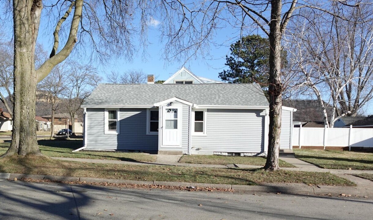 2204 Park Ave in La crosse, WI - Foto de edificio