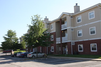 Savannah Ridge Apartments in O'Fallon, MO - Building Photo - Building Photo