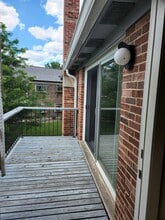 188 Grove Ave, Unit C in Des Plaines, IL - Building Photo - Building Photo