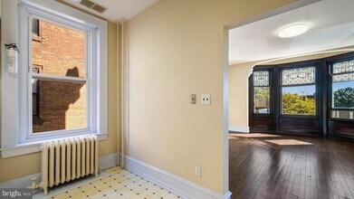 2206 S Broad St in Philadelphia, PA - Building Photo - Building Photo