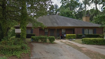 1120 Brookstone Rd in Atlanta, GA - Building Photo