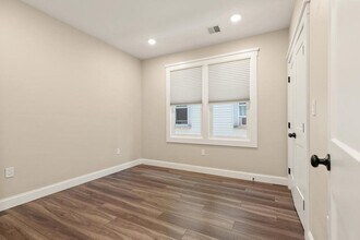 701 E 2nd St, Unit 2 in Boston, MA - Building Photo - Building Photo