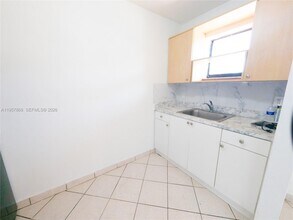 1716 NW 19th St in Miami, FL - Building Photo - Building Photo