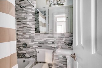 229 1st Ave, Unit 2B in New York, NY - Building Photo - Building Photo