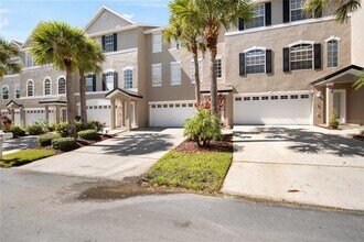 16 Seagrape Cir in Clearwater, FL - Building Photo - Building Photo