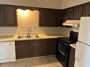 3031 Medina St in Irving, TX - Building Photo - Building Photo