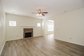 25 Oakbrook Dr in Cartersville, GA - Building Photo - Building Photo