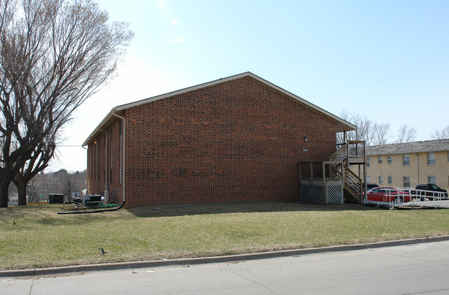 4805 Holmes St in Omaha, NE - Foto de edificio - Building Photo