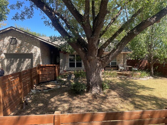 2404 N Shields Dr in Austin, TX - Building Photo - Building Photo