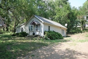 47132 311th St in Burbank, SD - Building Photo