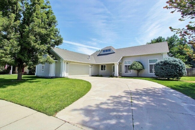 property at 2610 N Shoveler Way