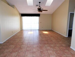 9353 Vía Segovia in New Port Richey, FL - Building Photo - Building Photo