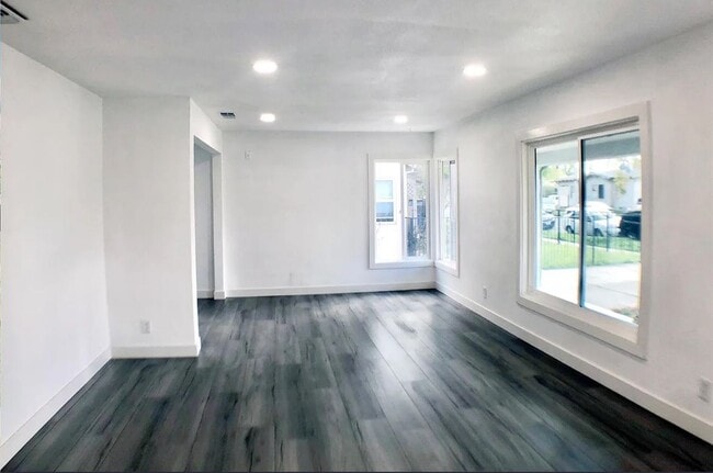 771 Dixieanne Ave in Sacramento, CA - Foto de edificio - Building Photo