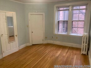 72 Revere St in Boston, MA - Building Photo - Building Photo