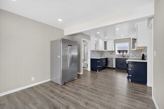 42645 Newport Dr in Fremont, CA - Building Photo - Building Photo
