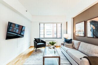 535 W 23rd St-Unit -NPH 3C in New York, NY - Building Photo - Building Photo