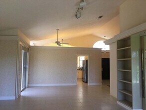 12751 Touchstone Pl in Palm Beach Gardens, FL - Foto de edificio - Building Photo