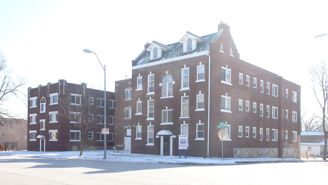 Brushwood Apartments in Kansas City, MO - Foto de edificio