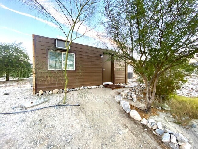 28561 Sunnyslope St in Desert Hot Springs, CA - Building Photo - Building Photo
