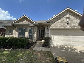 15215 Millers Run Ln in Sugar Land, TX - Building Photo - Building Photo