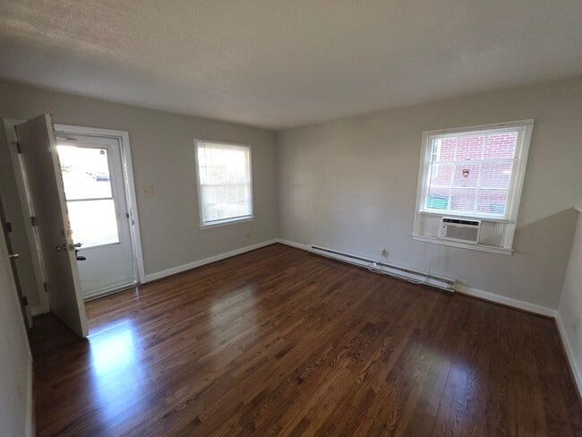 2921 Coronet Way in Charlotte, NC - Building Photo - Building Photo