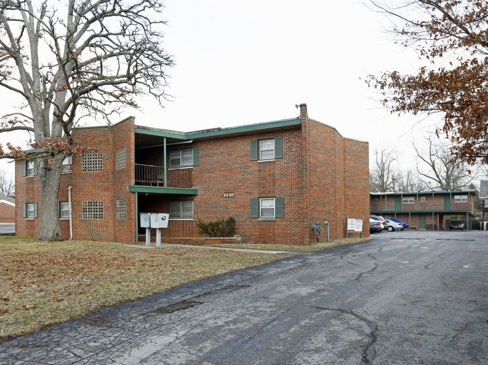 The Oaks of Springfield in Springfield, MO - Building Photo