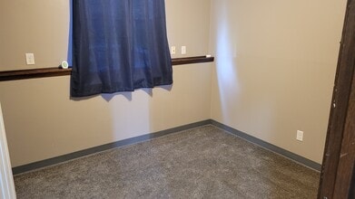 304 Plaza Heights Rd, Unit 3 in Marshalltown, IA - Foto de edificio - Building Photo