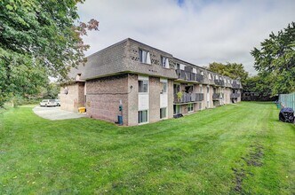 Galt View Apartments in Cambridge, ON - Building Photo - Building Photo