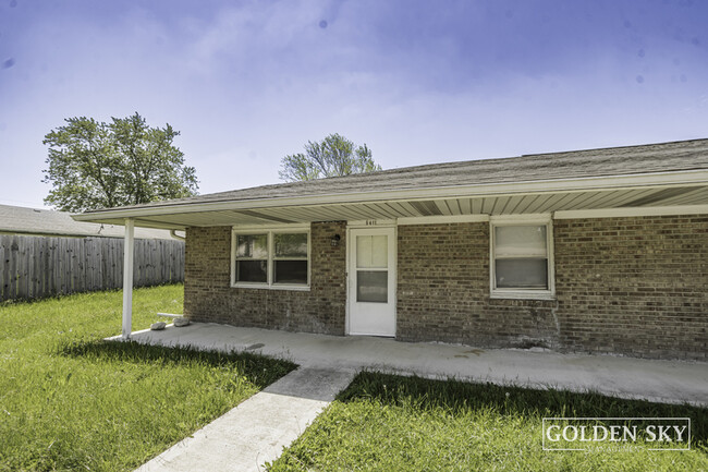 6411 E Piccadilly Rd in Muncie, IN - Building Photo - Building Photo