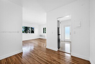 320 85th St in Miami Beach, FL - Building Photo