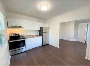 28 West St in New Milford, CT - Building Photo - Building Photo