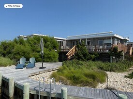 124 Point Rd in Westhampton Beach, NY - Building Photo