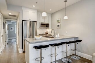 3918 W St NW in Washington, DC - Building Photo - Building Photo