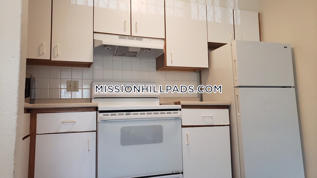 30 Iroquois St-Unit -7 in Boston, MA - Building Photo