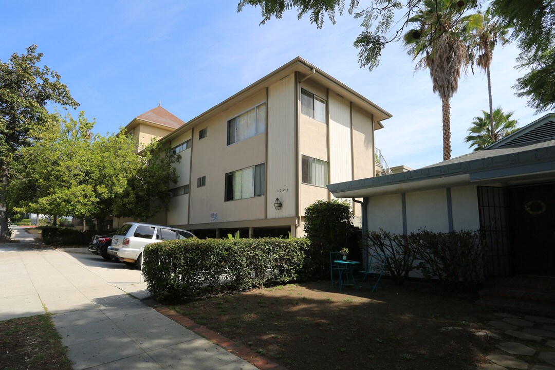 1326 N Central Ave in Glendale, CA - Building Photo