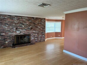2327 NE 16th Ct in Jensen Beach, FL - Foto de edificio - Building Photo